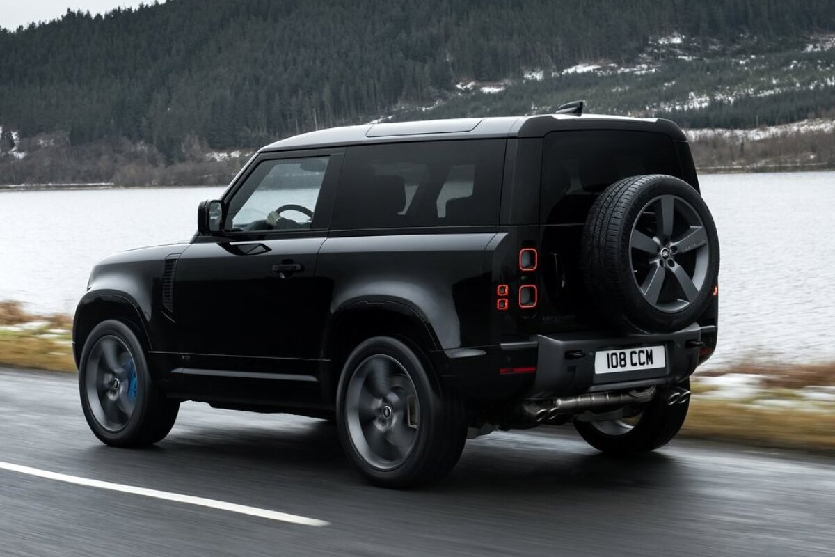 Land Rover Defender V8 - 2021
