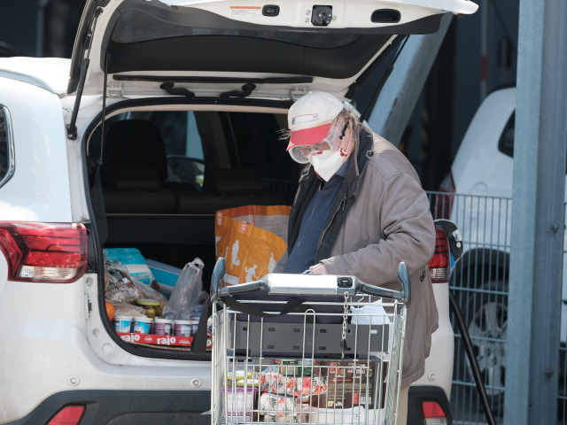nakupovanie senior koronavírus potraviny