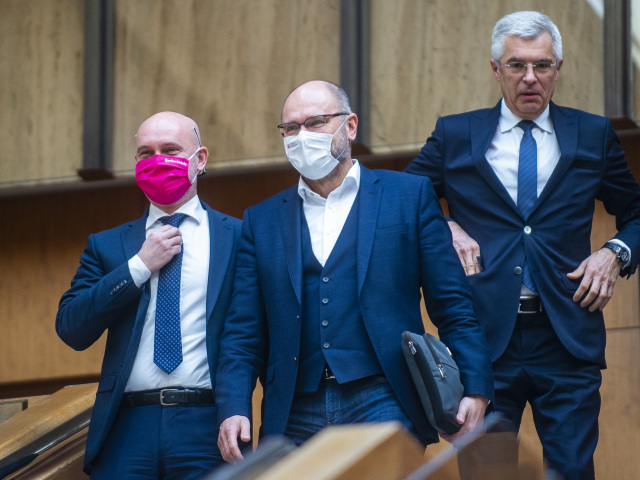 SR Bratislava politika vláda 83. rokovanie BAX