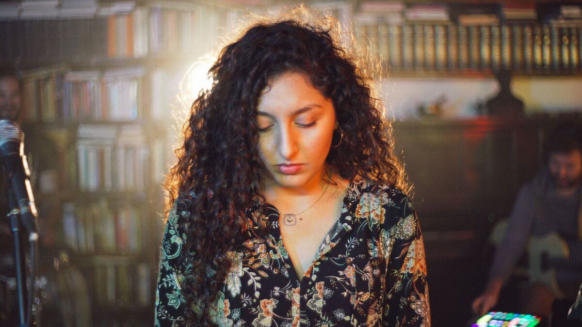 Fuzie  Lara Ab Hamdan foto Dominik Janovsky