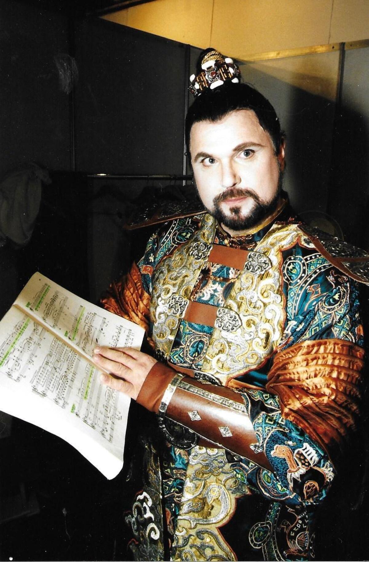 Sergej Larin spieval aj pekingskom Zakazanom meste v Cine. Inscenacia Turandot  1998