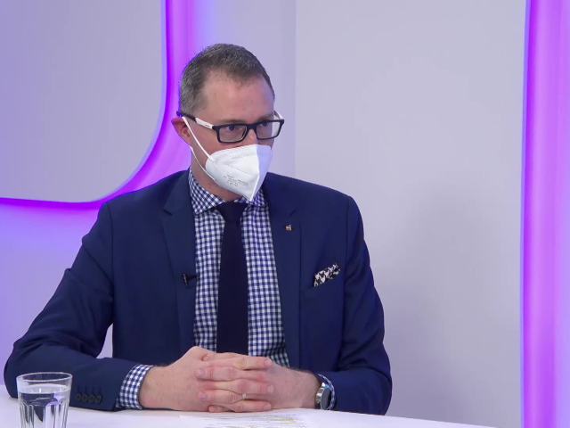 Marián Búlik, Ide o peniaze