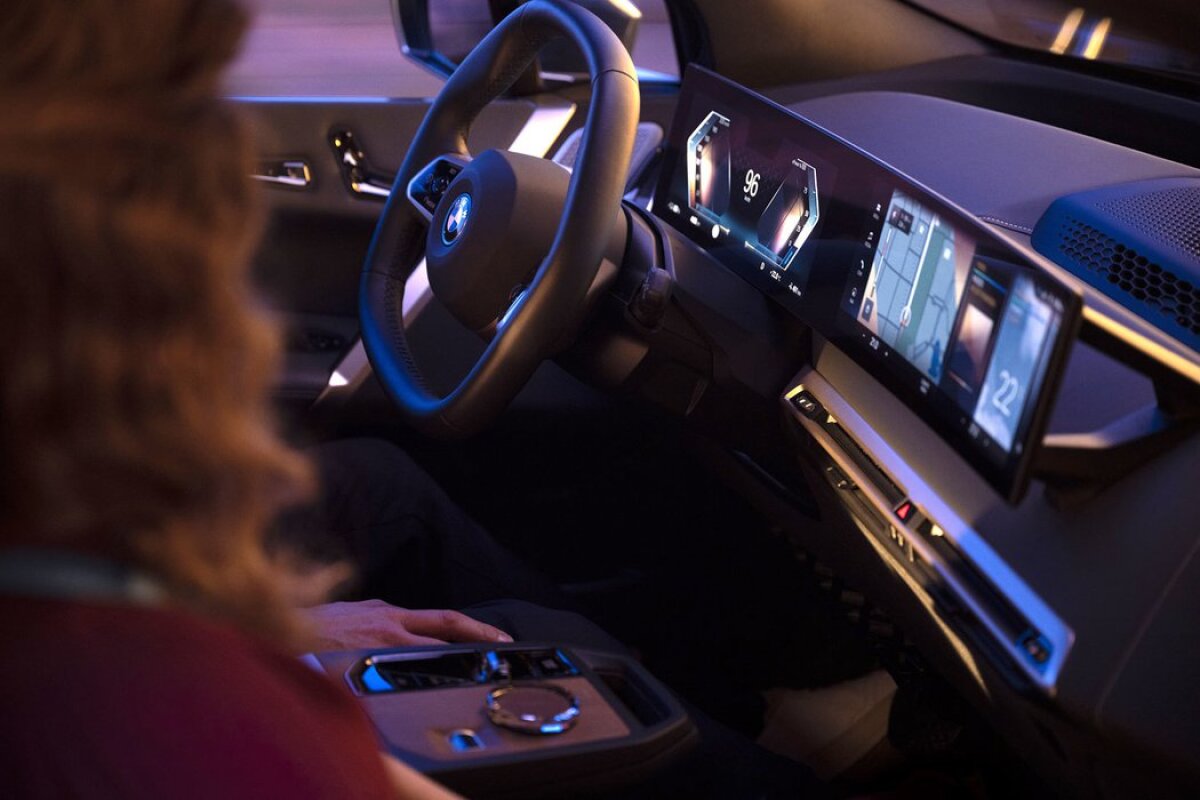 BMW iDrive 8 - 2021