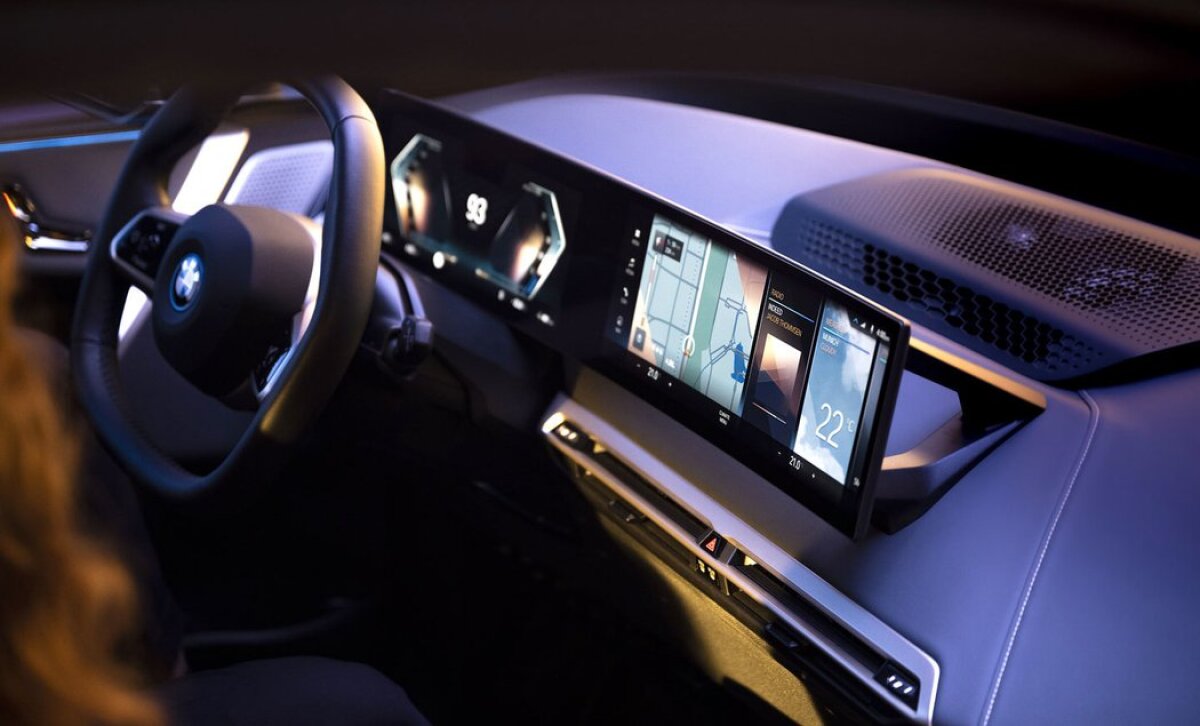 BMW iDrive 8 - 2021