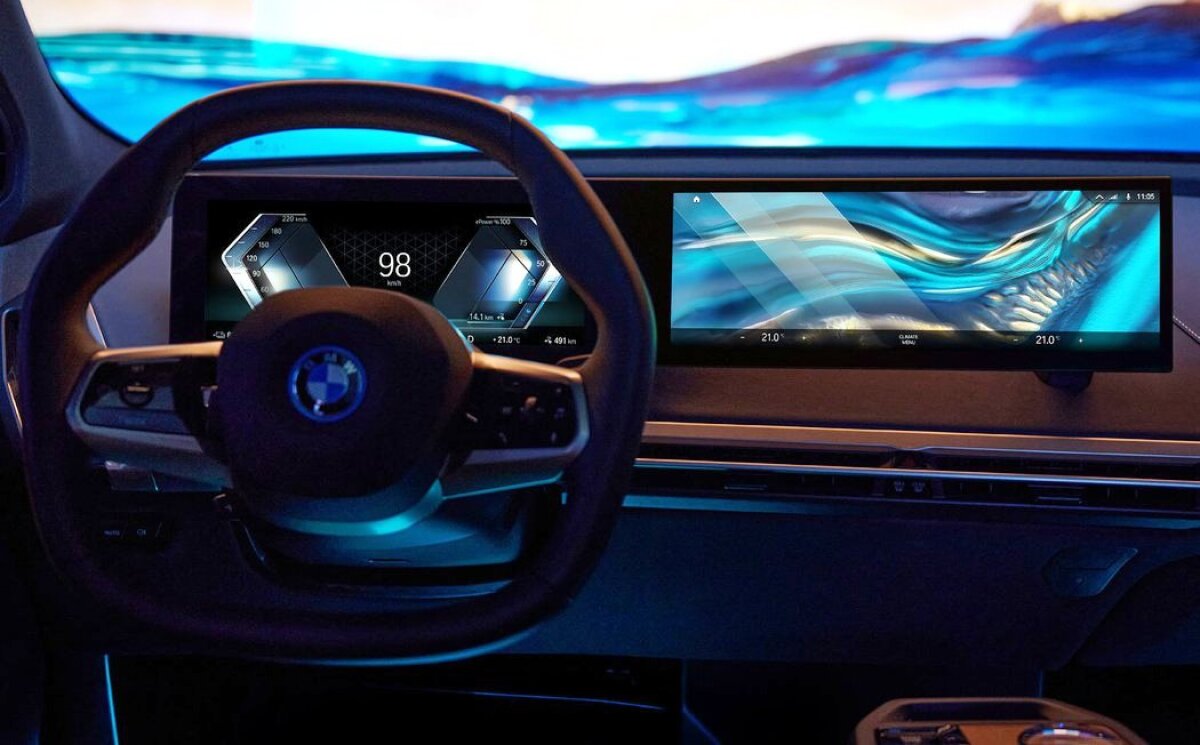 BMW iDrive 8 - 2021