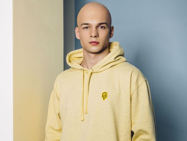 Jakub švec, červené pásky,