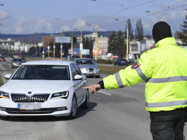 SR Košice, koronavírus, zákaz vychádzania, polícia, kontroly KE