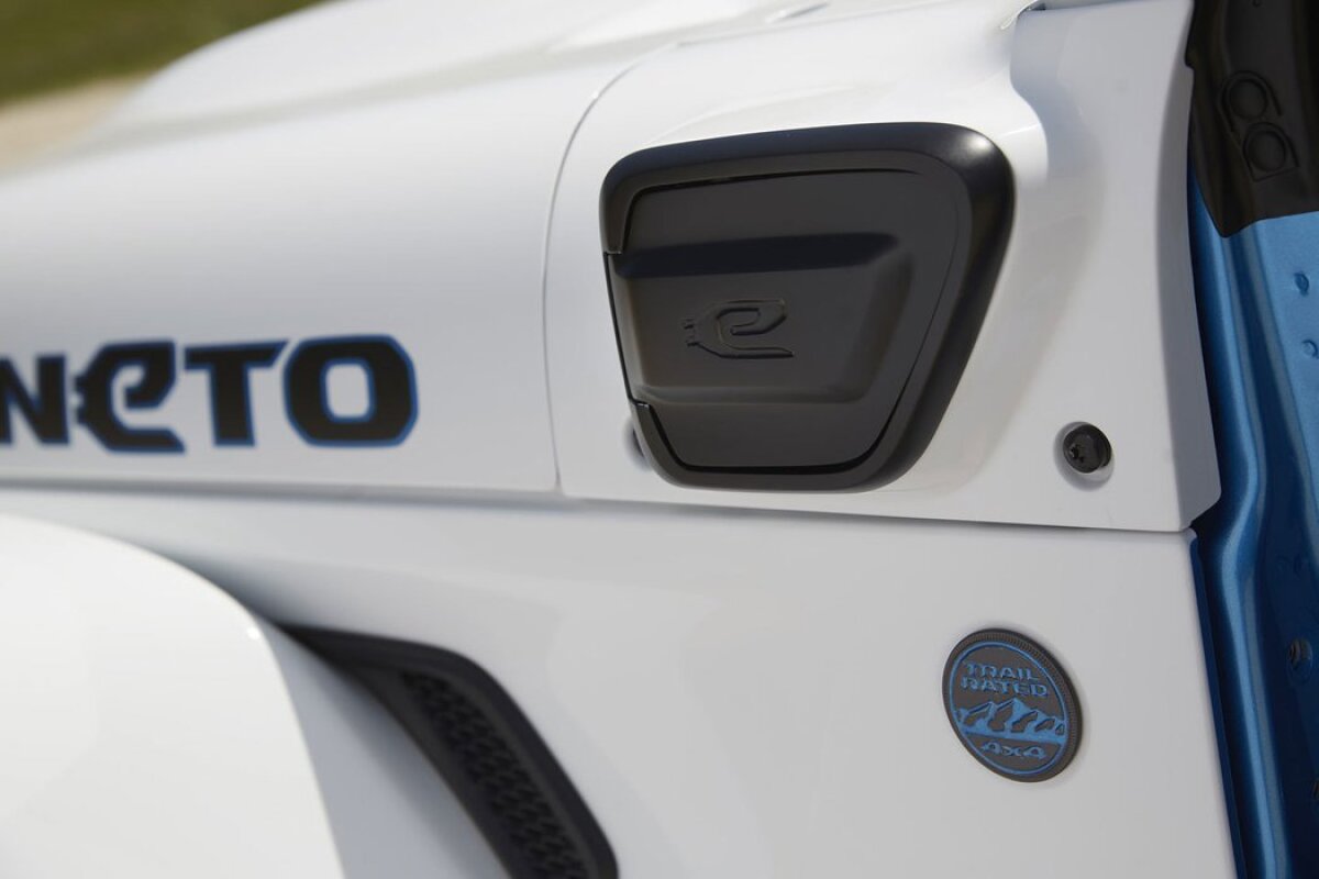 Jeep Wrangler Magneto Concept - 2021