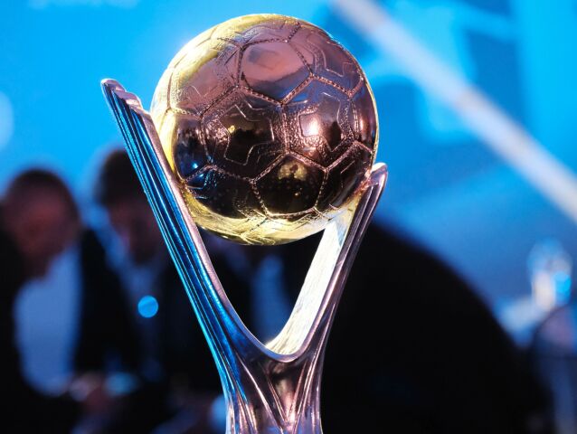 Futbalista roka, trofej