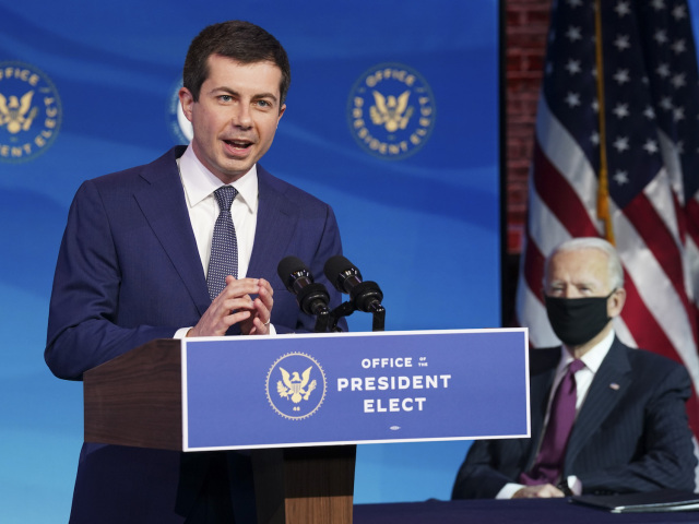 USA Biden Buttigieg minister dopravy