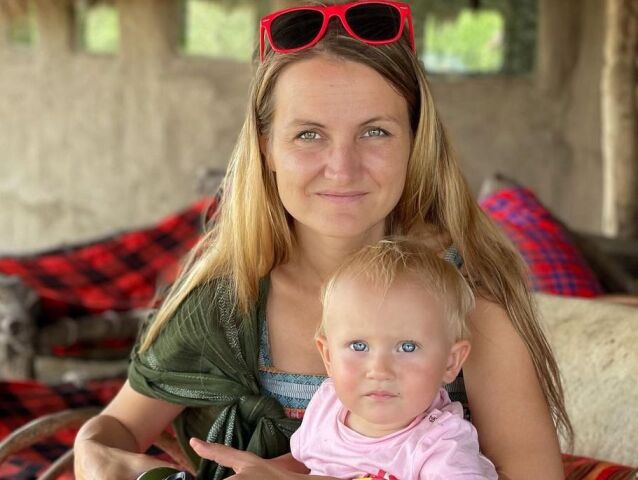 Stáňa Stiborová, cestovateľka, Podnikání z pláže