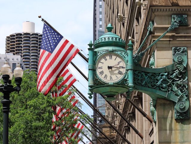 Známe hodiny na najstaršom obchodnom dome v Amerike, Marshall Field´s.