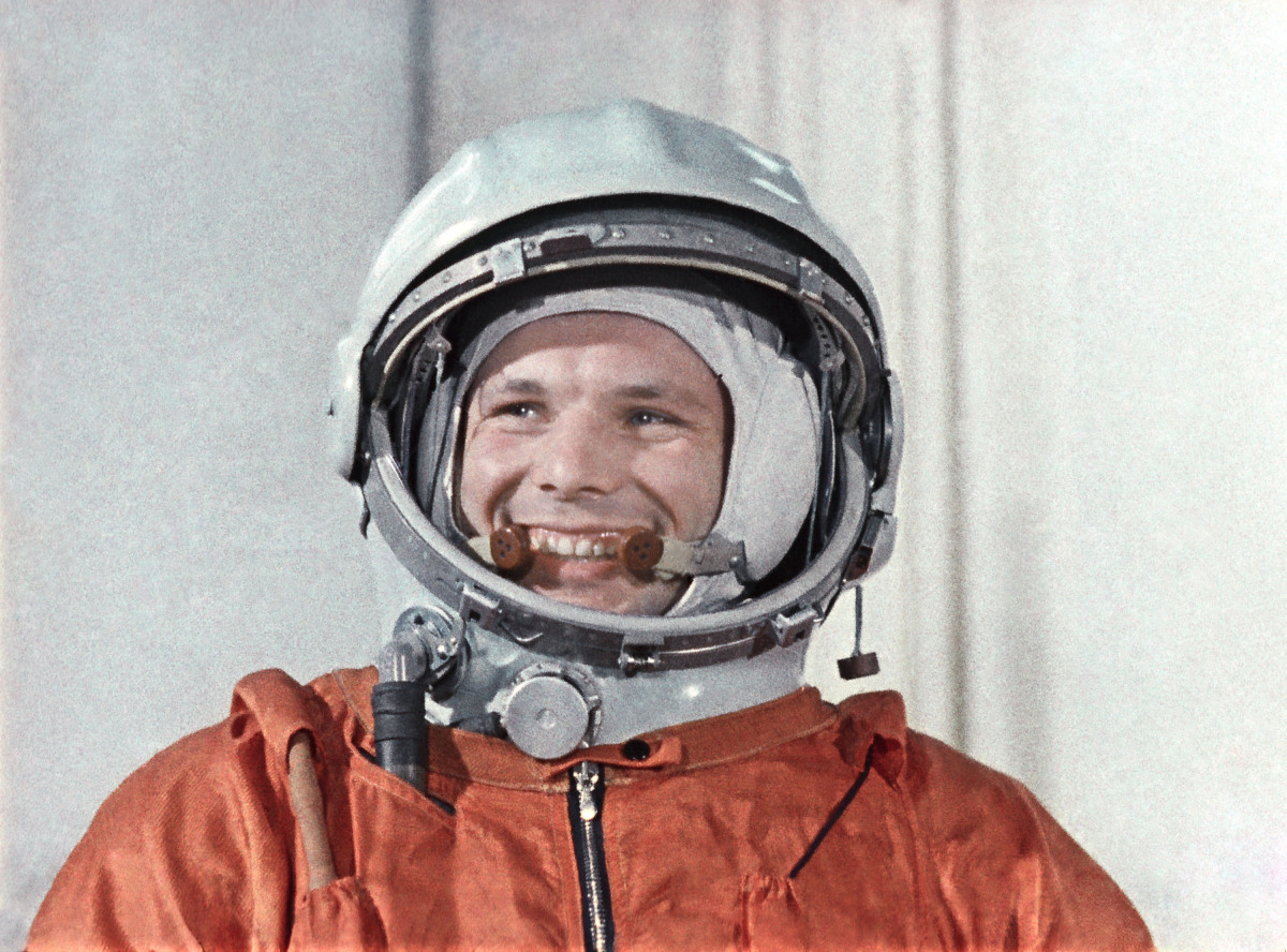 Jurij Gagarin, kozmonaut, skafander, úsmev