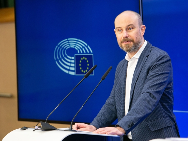 EP-112774A_Press_Kosovo_Serbia