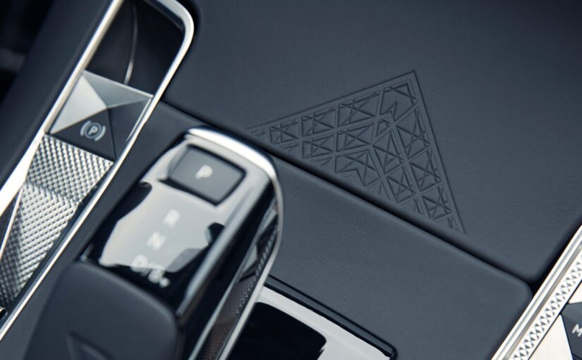 DS 7 Crossback Louvre (2021)