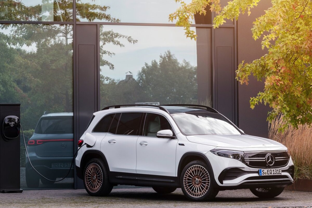 Mercedes-Benz EQB - 2021