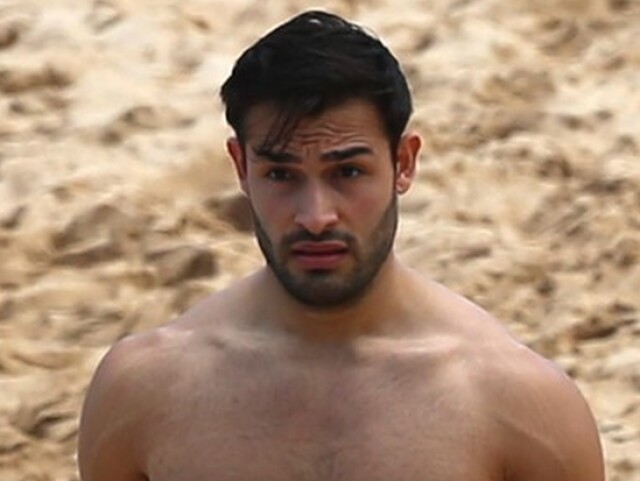 Fitness tréner Sam Asghari počas dovolenky na Maui.
