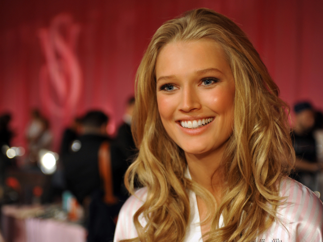 Toni Garrn.