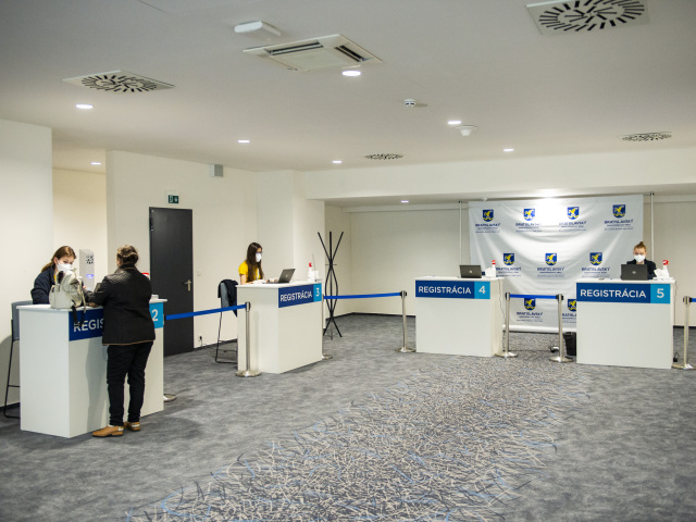SR Bratislava Očkovanie NFŠ Centrum Koronavírus BAX