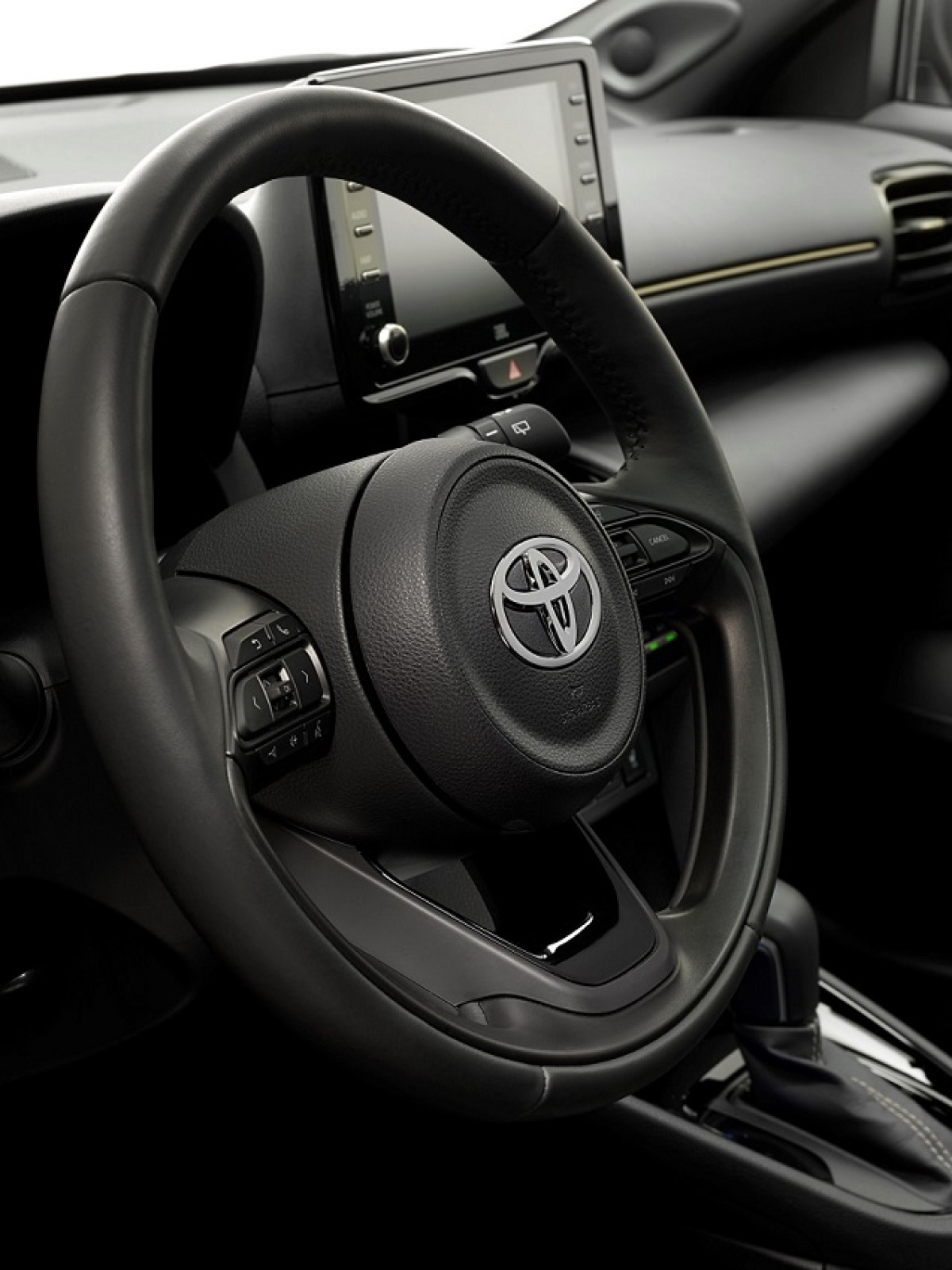 YARIS CROSS 6, PR článok, reklama ,nepoužívať