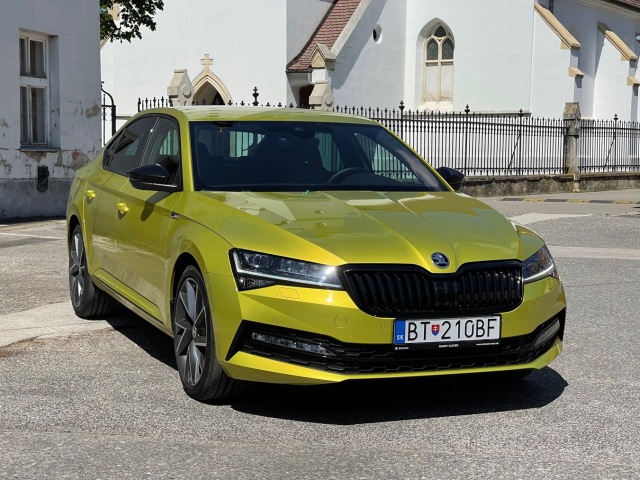 Škoda Superb 4x4 147 kW (2021)