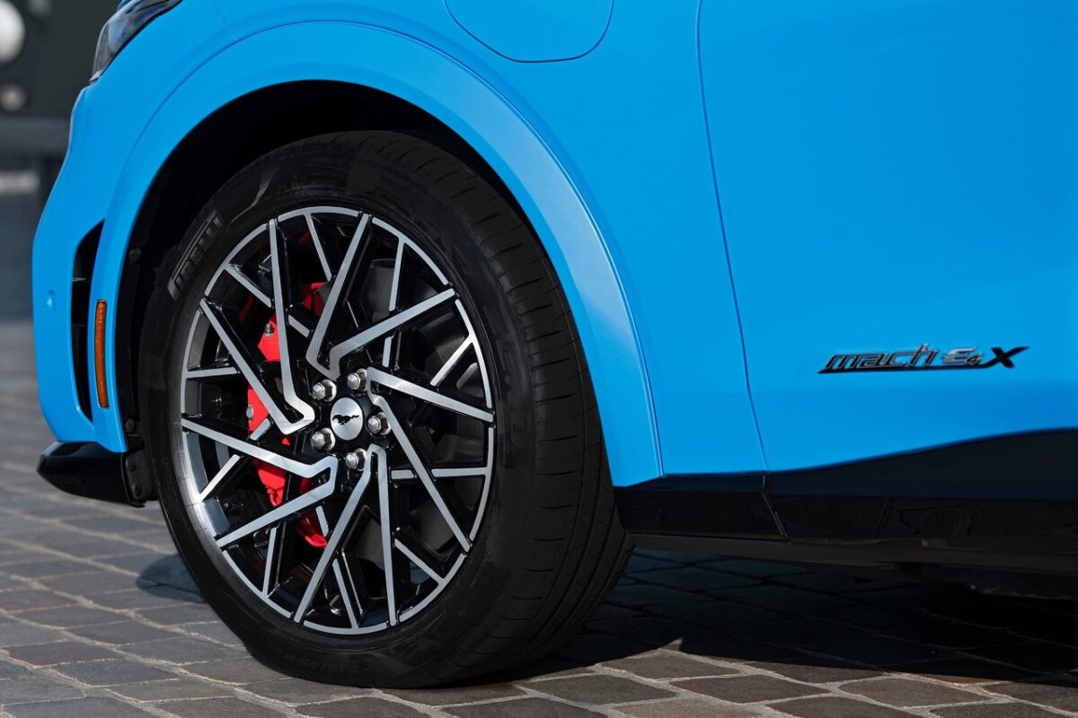Ford Mustang Mach-E GT - 2021
