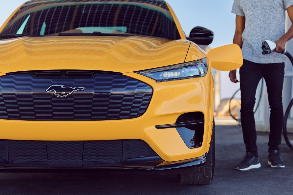 Ford Mustang Mach-E GT - 2021