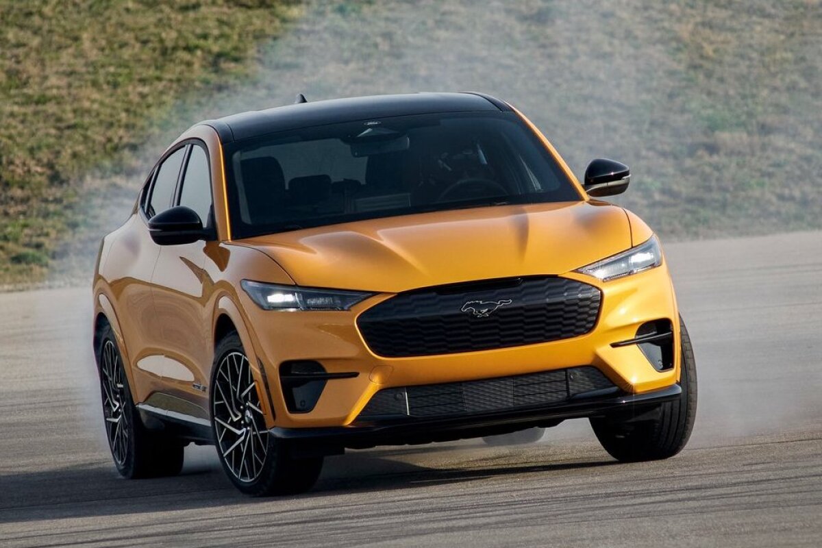 Ford Mustang Mach-E GT - 2021