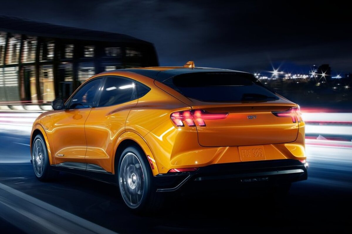 Ford Mustang Mach-E GT - 2021