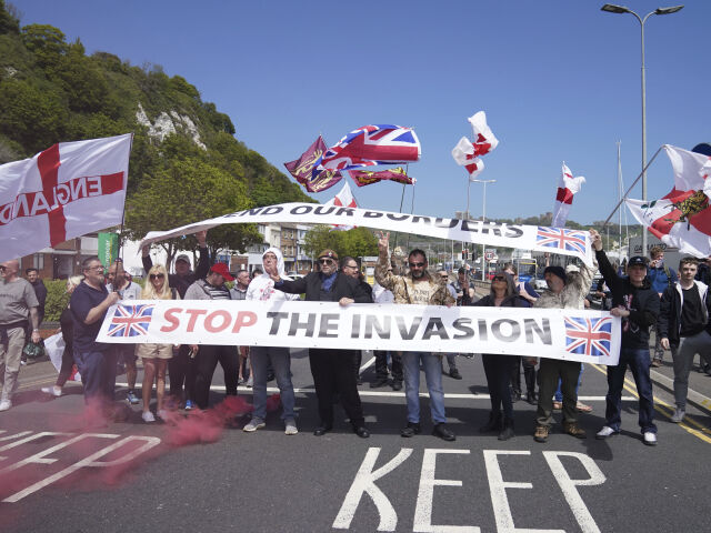 Británia, Dover, protest