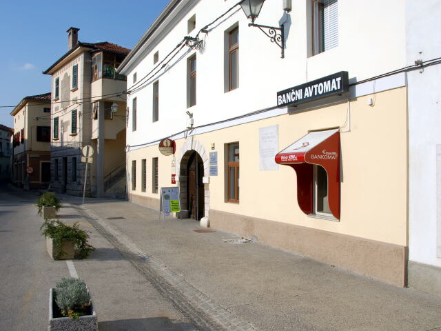 Nova KBM banka