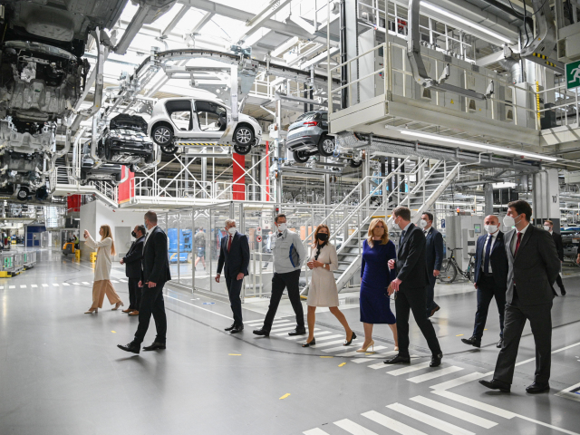 Zuzana Čaputová na návšteve Volkswagenu