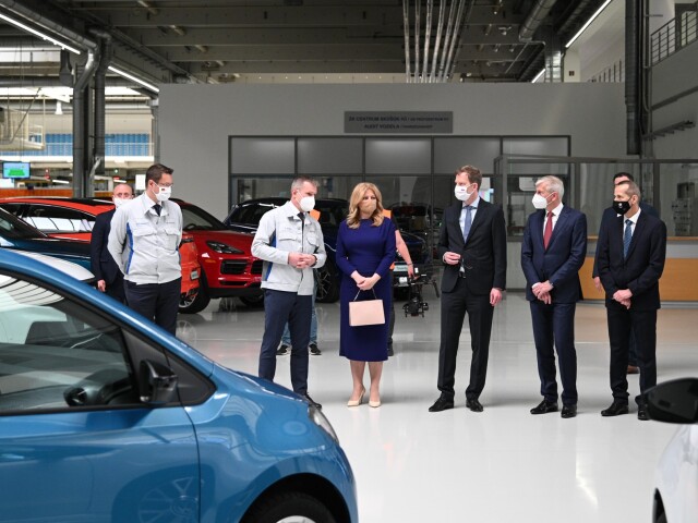 Zuzana Čaputová na návšteve Volkswagenu