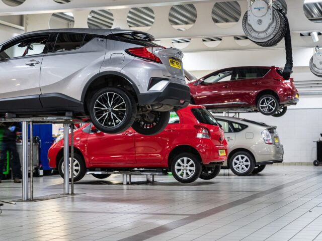 Toyota, servis