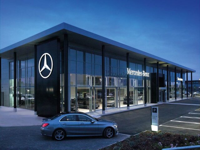 Mercedes-Benz - showroom