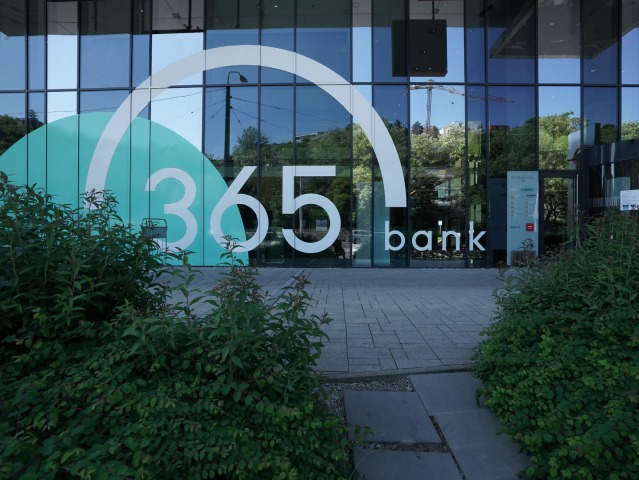 365.bank,