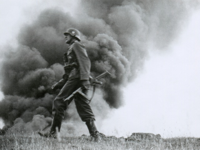 vojak, dym, 1941, operácia Barbarossa