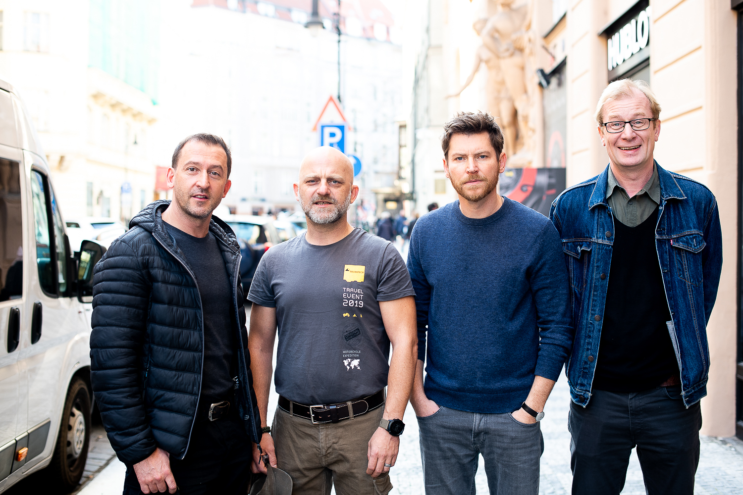 Kvarteto hlavných mužských protagonistov komédie Prvok, Šampón, Tečka a Karel - zľava: Martin Hofmann, Hynek Čermák, David Švehlík a Martin Pechlát.