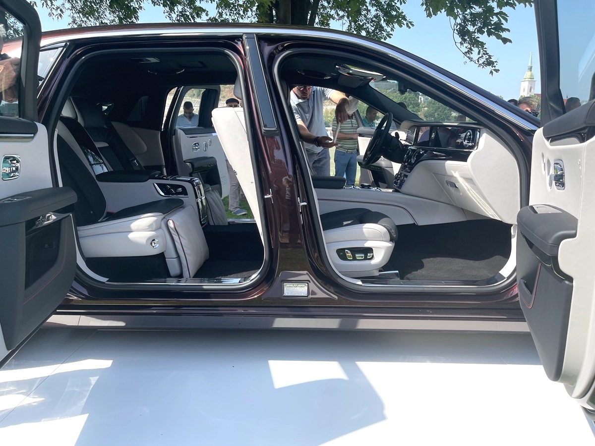 Rolls-Royce Ghost (2021)