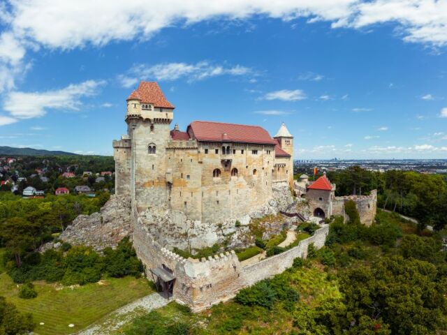 hrad Liechtenstein, Rakúsko