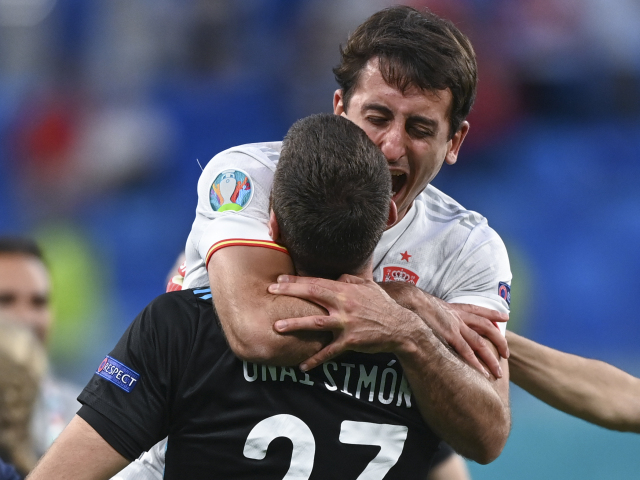 Unai Simon, Mikel Oyarzabal