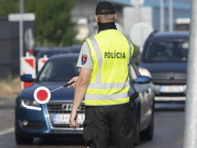 Rakúsko koronavírus hranica polícia kontroly