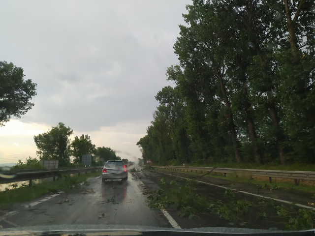 Kosice, búrka, krúpy