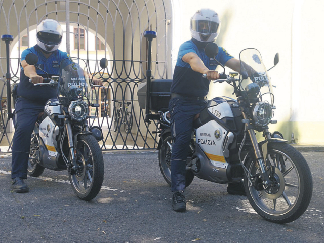 Michalovce, elektromotocykle, polícia