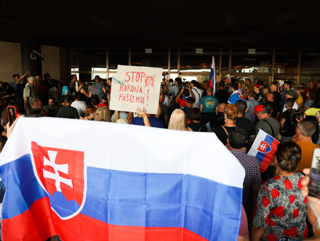 Protest / Demonštrácia / NR SR / Národná rada / Parlament /