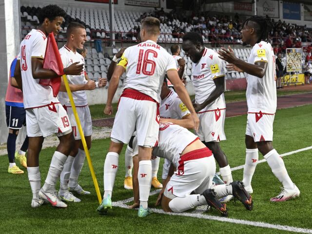 SR Futbal FL 1. kolo Trenčín ViOn TNX