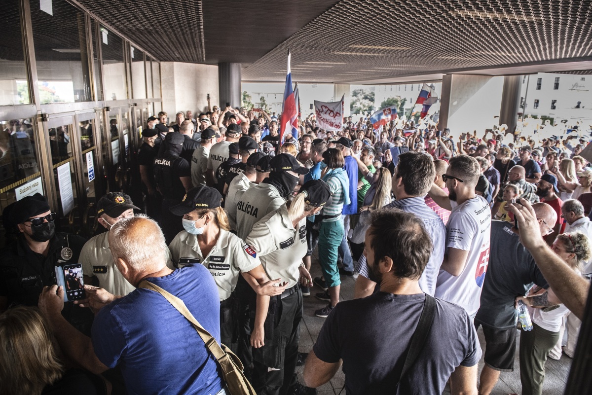 Protest / Demonštrácia / NR SR / Národná rada / Parlament /