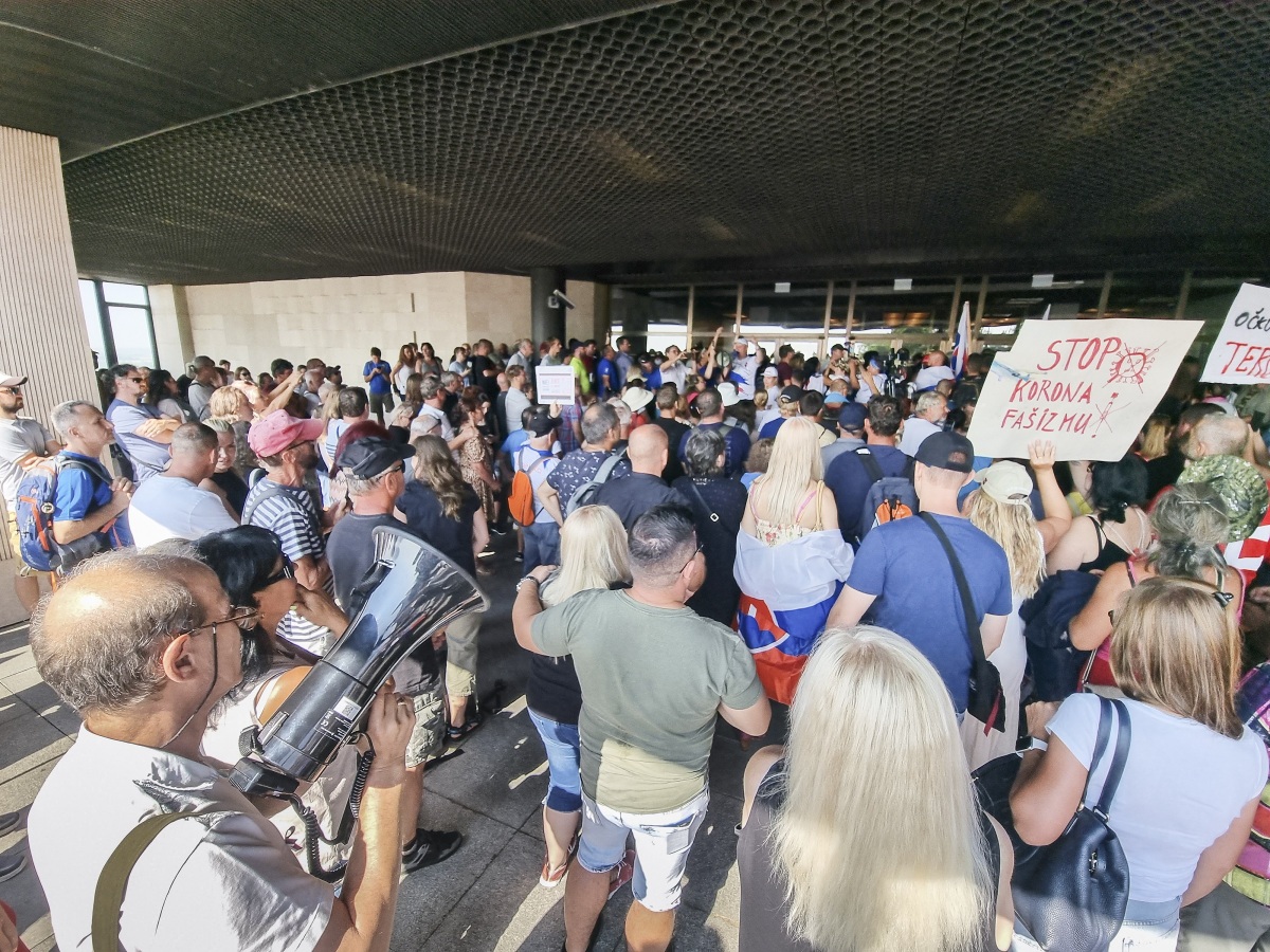 Protest / Demonštrácia / NR SR / Národná rada / Parlament /