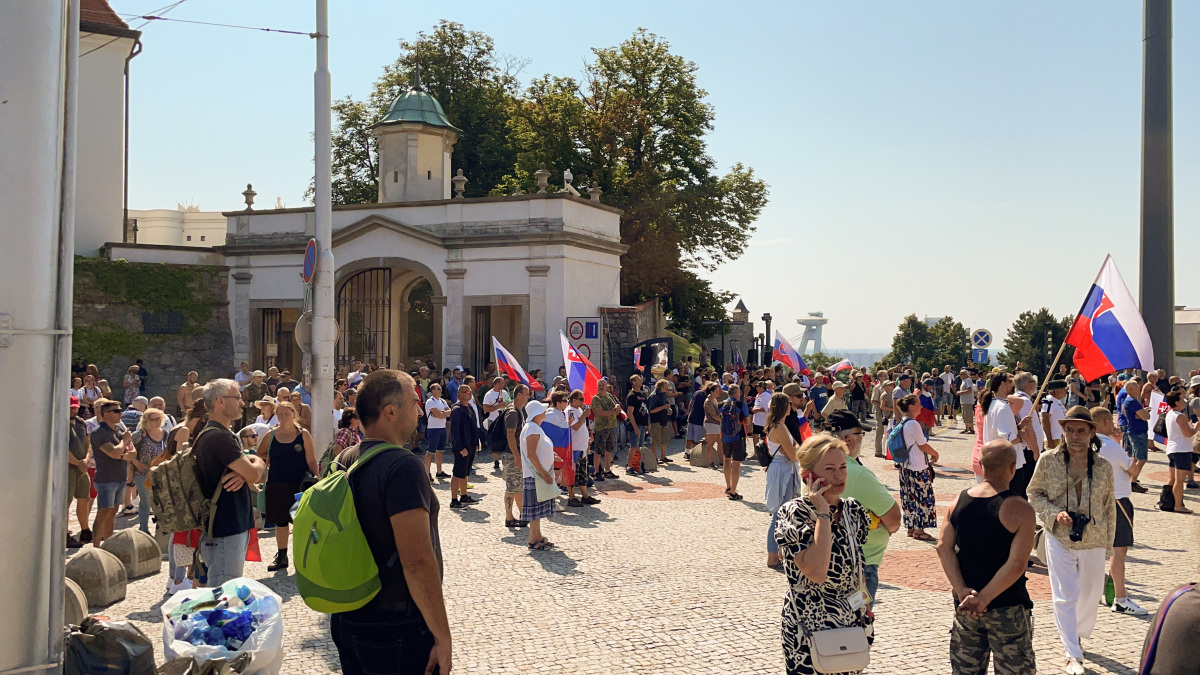 protest pred parlamentom
