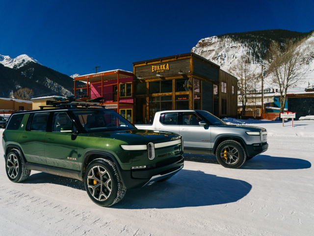 Rivian-R1S